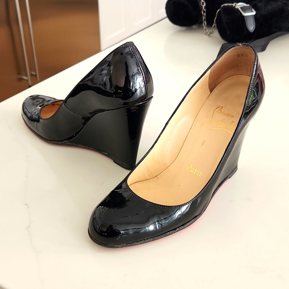 Wedges Red bottom
